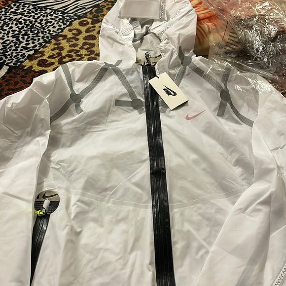 Nike performance jacket- 100%nylon,Color-White , Size- XL. Fits XXL or up too. - Picture 1 of 4